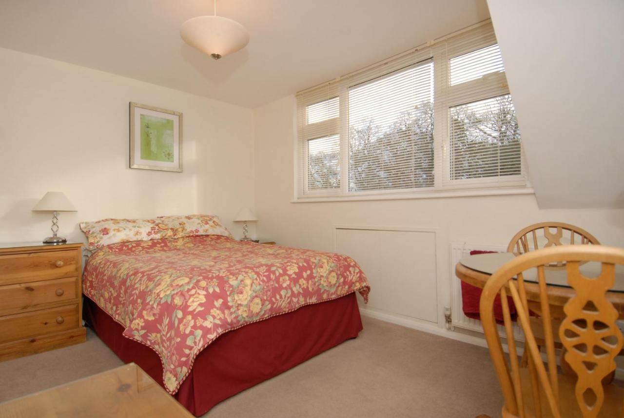 Abacus Bed And Breakfast, Blackwater, Hampshire Camberley Eksteriør billede