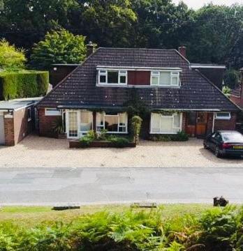 Abacus Bed And Breakfast, Blackwater, Hampshire Camberley Eksteriør billede