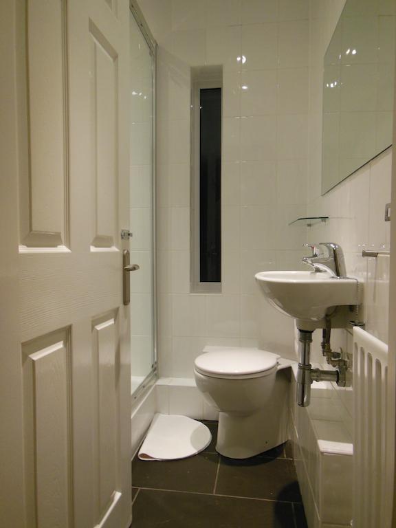 Abacus Bed And Breakfast, Blackwater, Hampshire Camberley Eksteriør billede