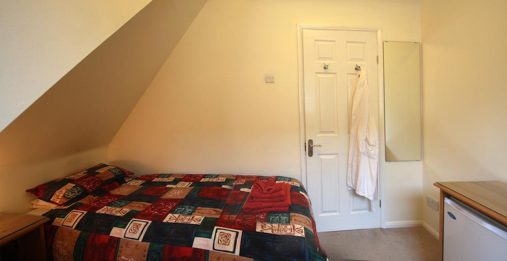 Abacus Bed And Breakfast, Blackwater, Hampshire Camberley Værelse billede
