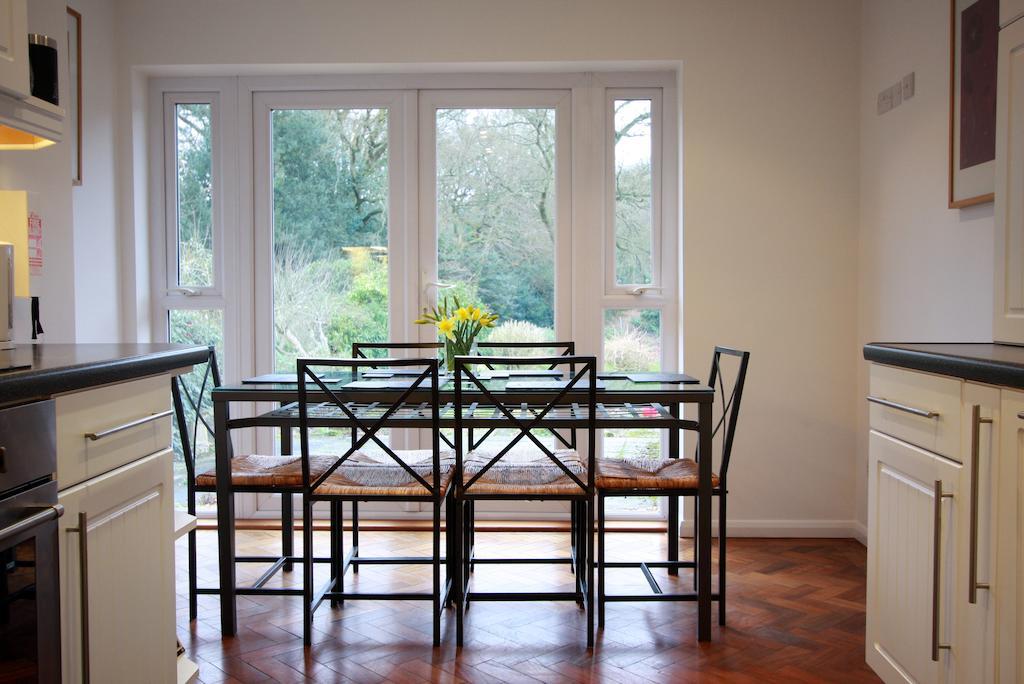 Abacus Bed And Breakfast, Blackwater, Hampshire Camberley Eksteriør billede