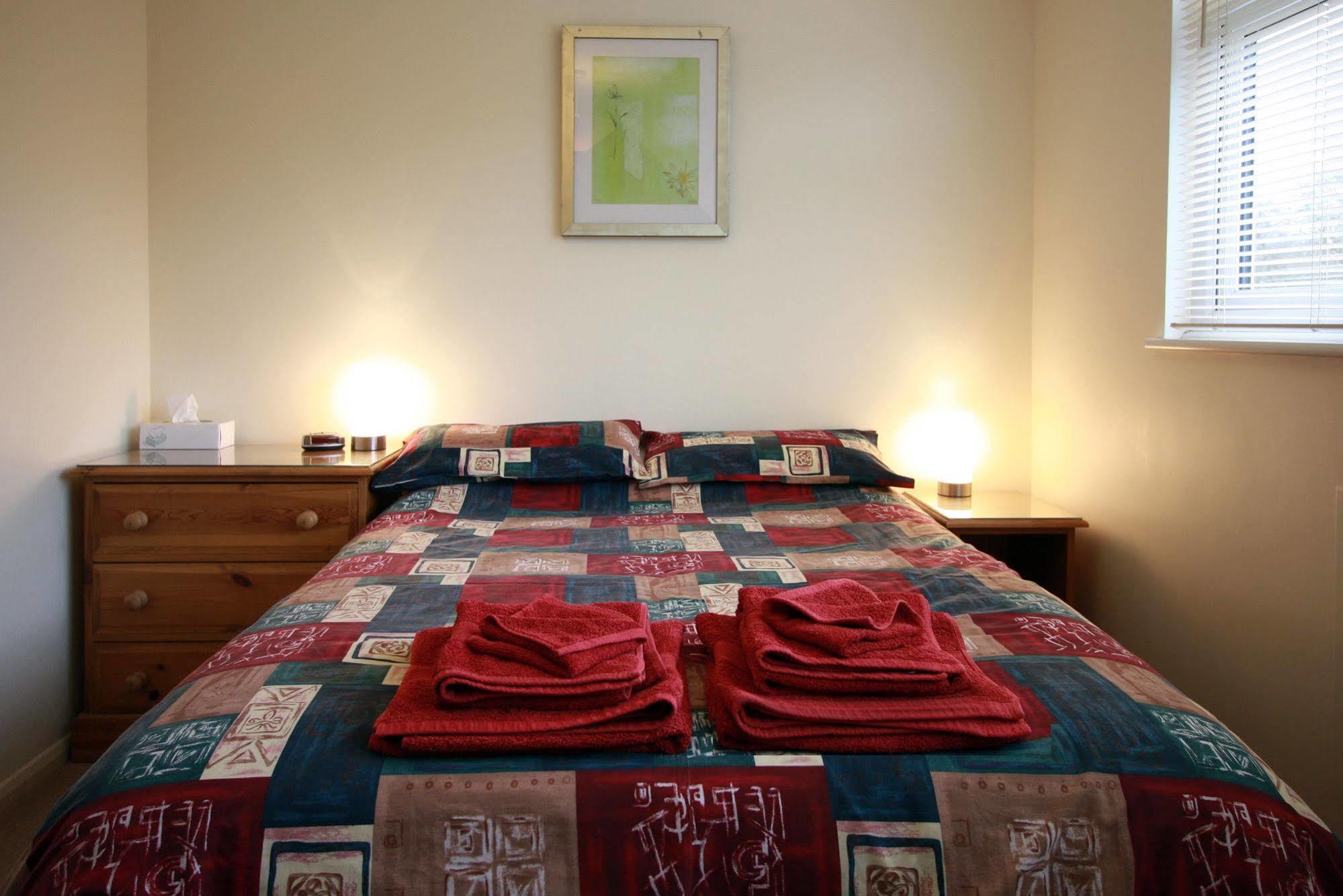 Abacus Bed And Breakfast, Blackwater, Hampshire Camberley Eksteriør billede